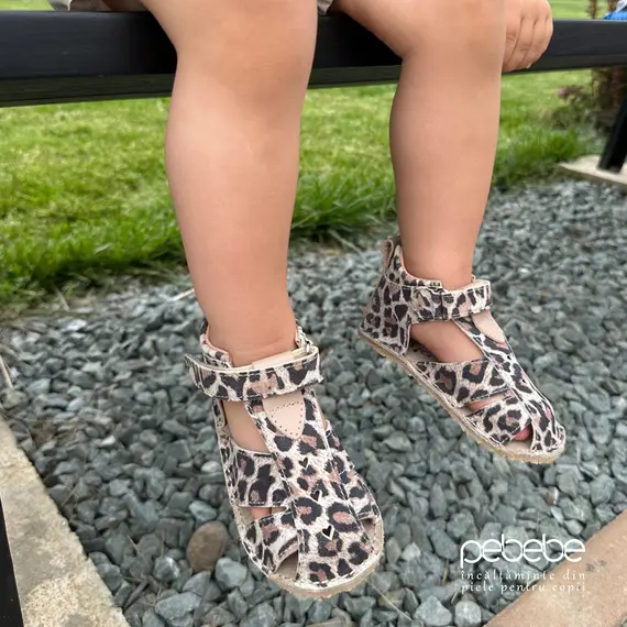 Sandale copii, primii pasi, piele naturala, talpa flexibila si inchidere cu scai, animal print- RO-103-1-24-By Pebebe-